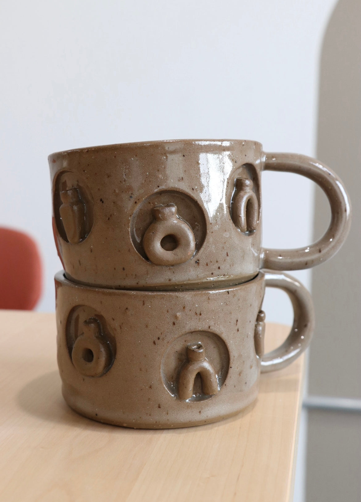 Mug with vases